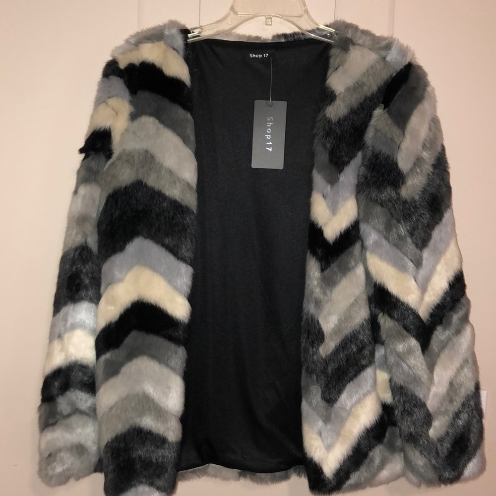 NWT FASHIONNOVA CHEVRON PRINT FUR COAT SIZE S